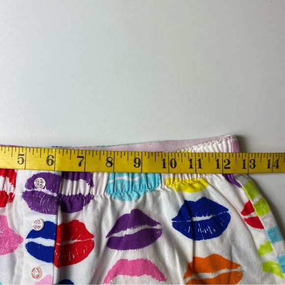 Victoria's Secret Long Sleeve Light Flannel Pajamas Multi Color Lips Kisses XS - Picture 4 of 12